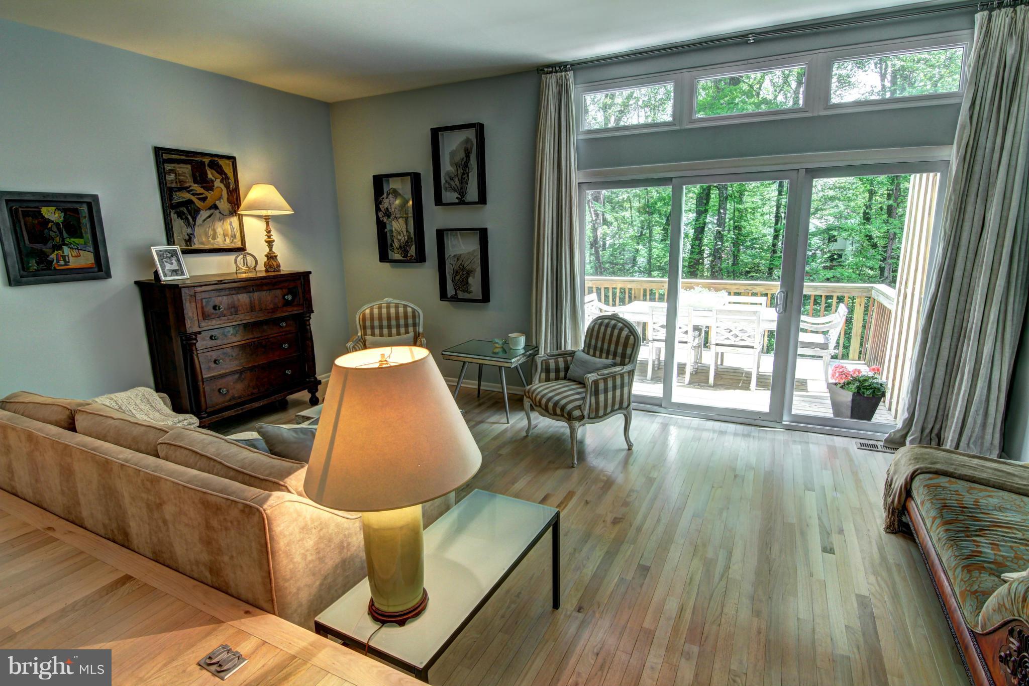 11706 Decade Court Reston, VA 20191 - Photo 5 of 30 Living Room