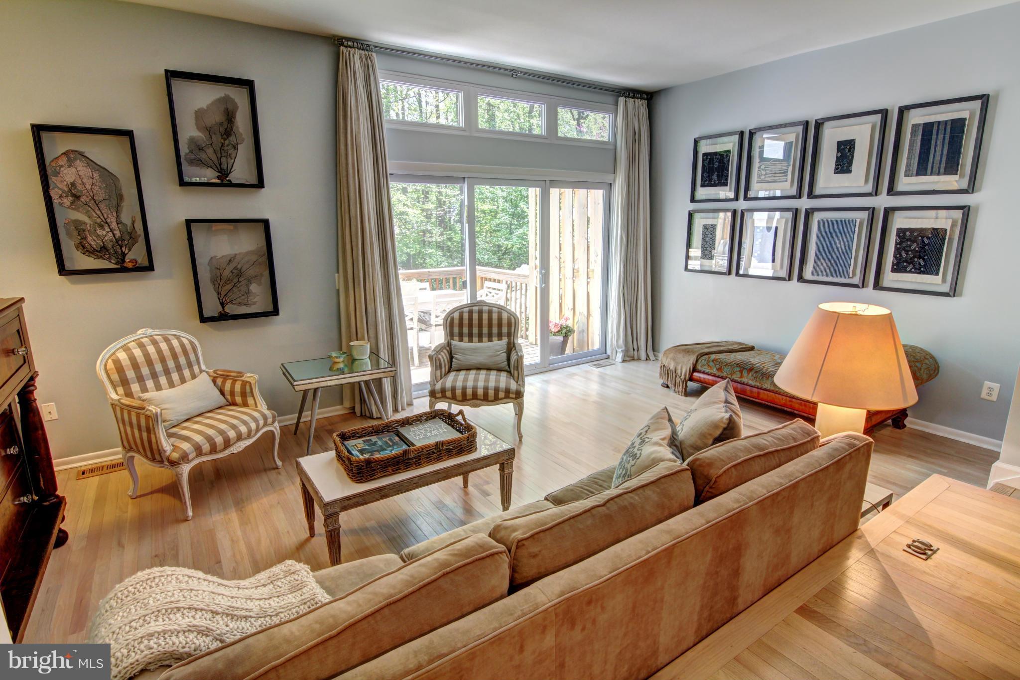 11706 Decade Court Reston, VA 20191 - Photo 7 of 30 Living Room