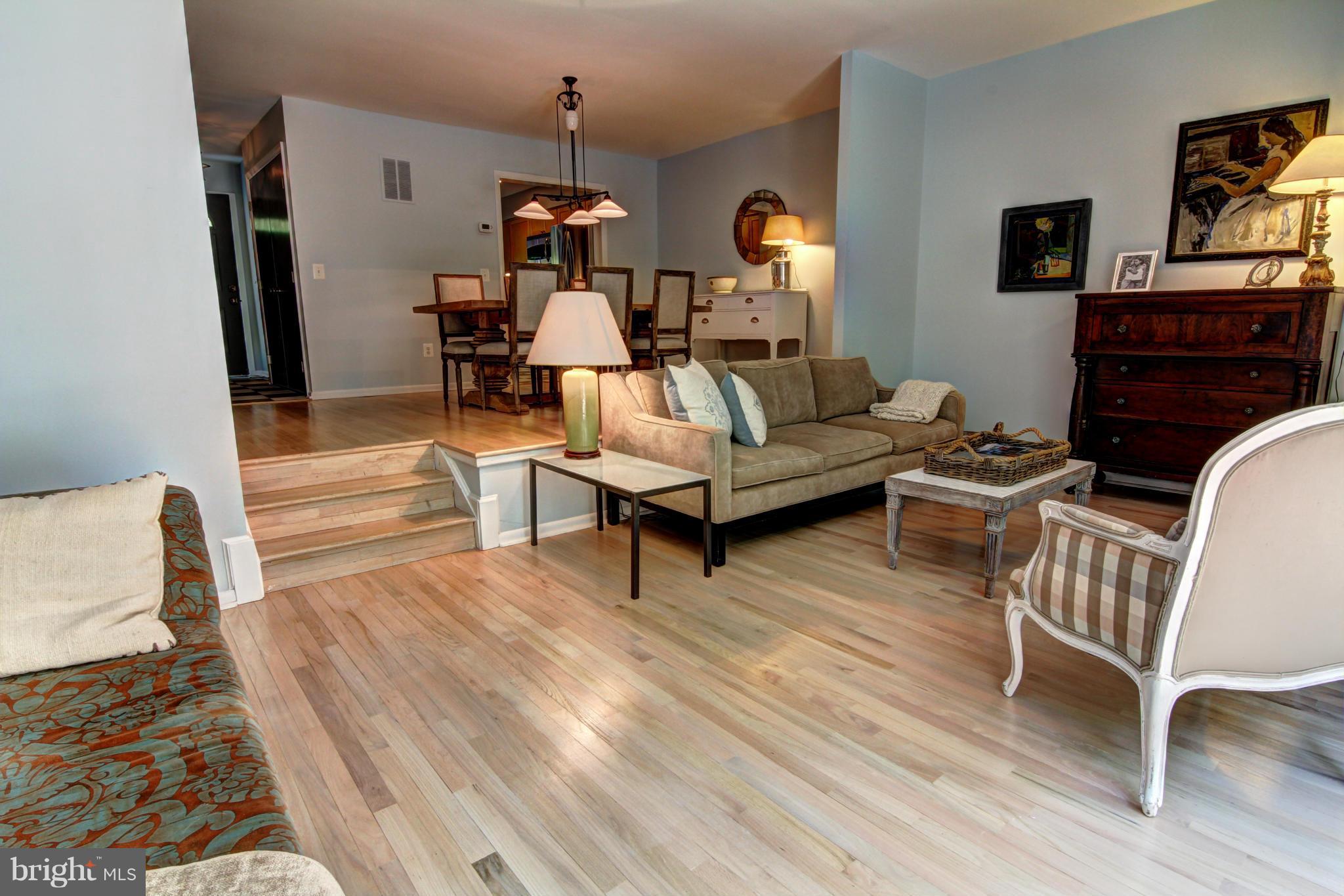 11706 Decade Court Reston, VA 20191 - Photo 9 of 30 Living Room