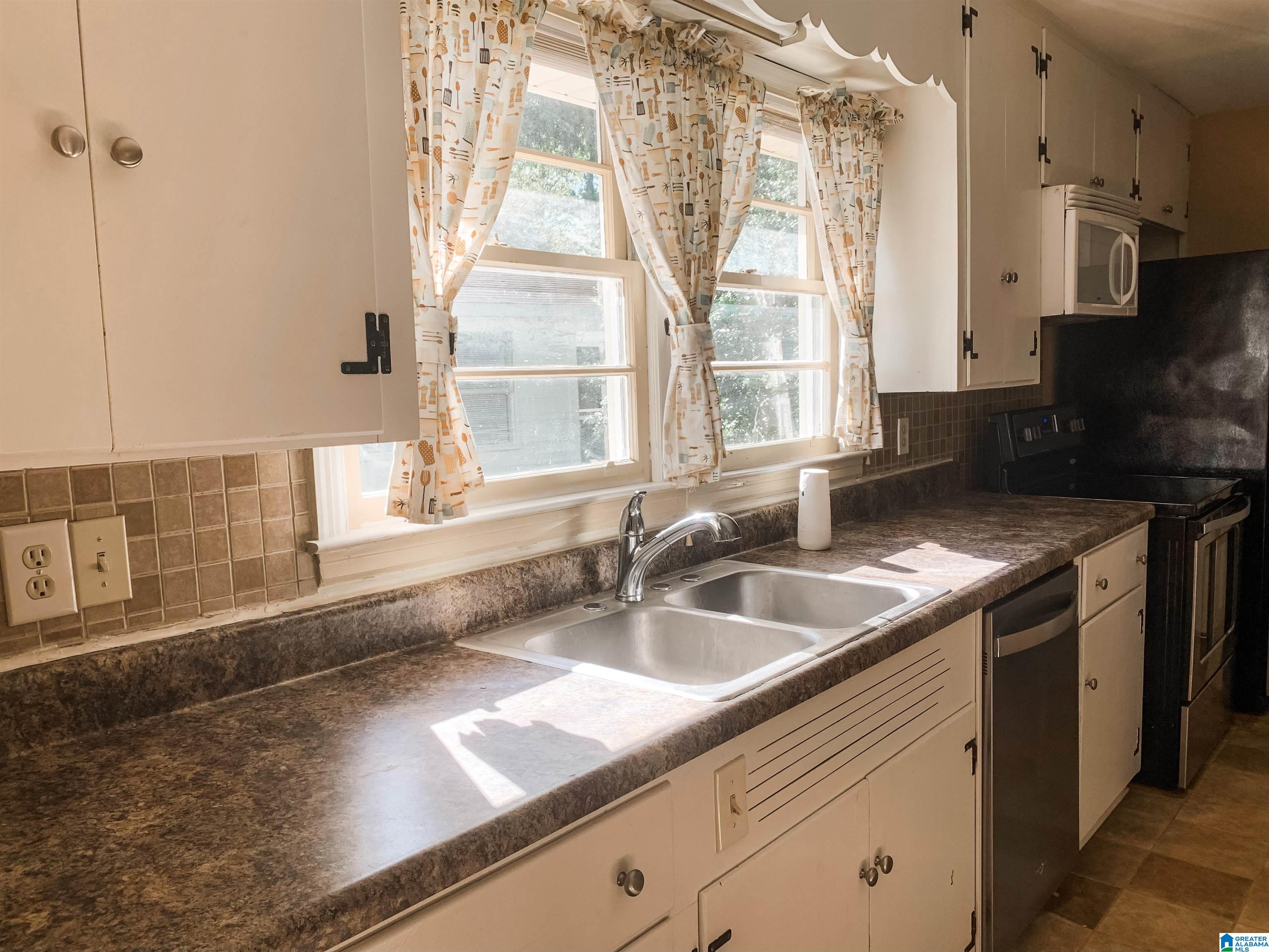 1132 Altamont Road Anniston, AL 36207 - Photo 4 of 8