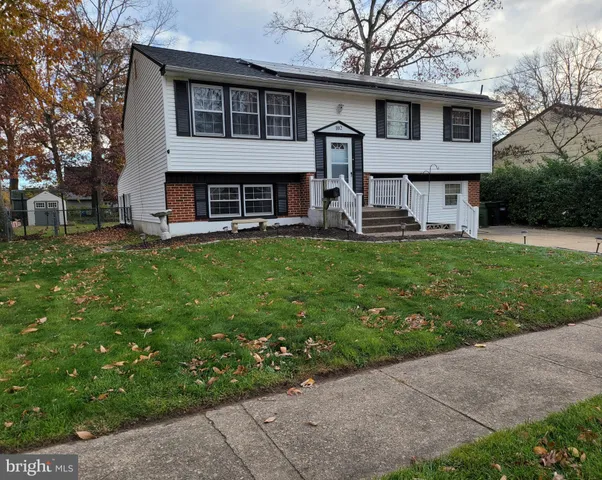 a house view with a outdoor space
