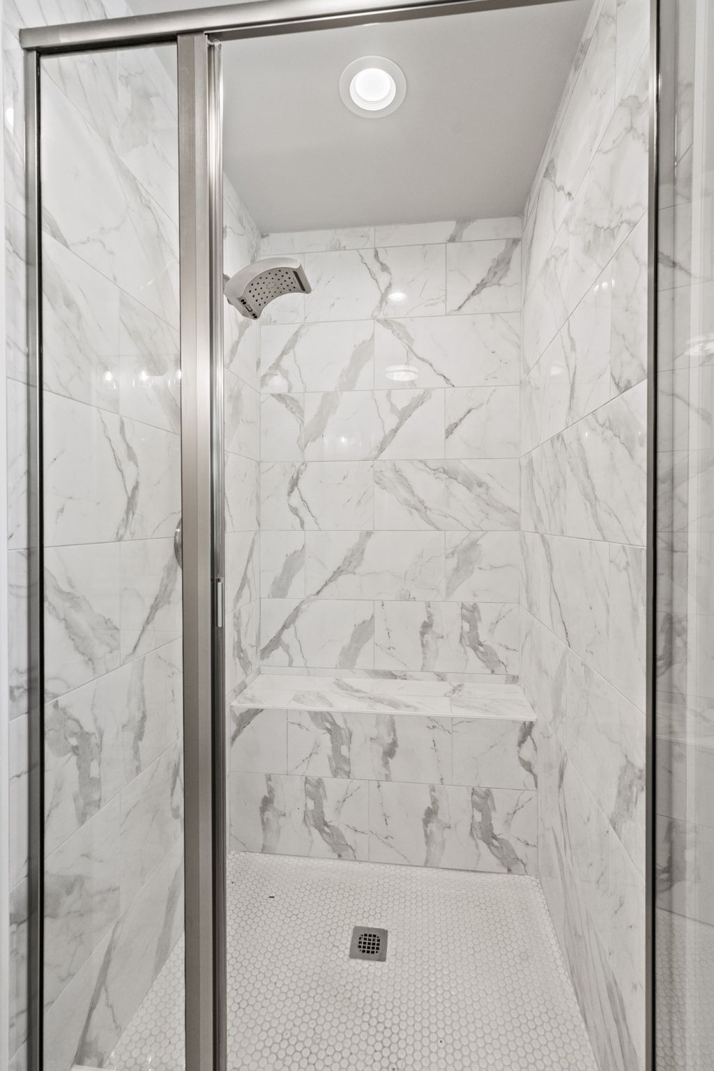 128 South Valley Road Hendersonville, TN 37075 - Photo 23 of 30 a bathroom with a shower