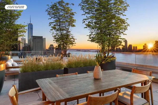 $3,899,000 | 110 Charlton Street, Unit 17E | Hudson Square