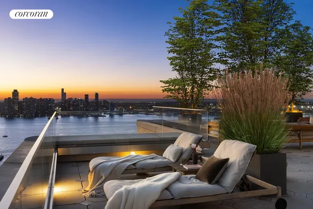 $3,999,000 | 110 Charlton Street, Unit 17E | Hudson Square