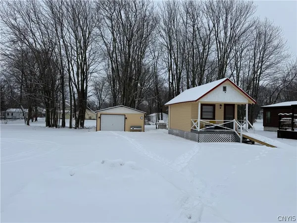 $99,900 | 282 Lee Street, Cape Vincent, NY 13618