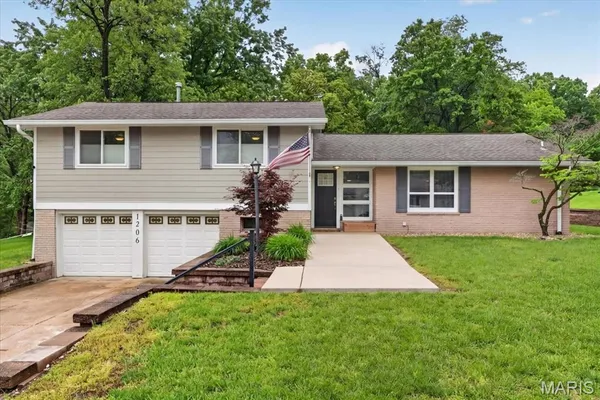 $375,000 | 1206 Fairview Drive, Ellisville, MO 63011