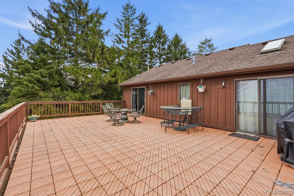 5436 North Lakeshore Road Deckerville, MI 48427 - Photo 39 of 48