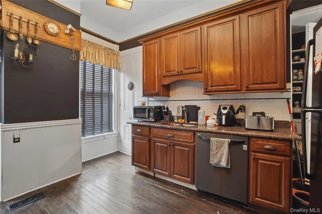 $649,900 | 25 Garfield Place, Poughkeepsie, NY 12601