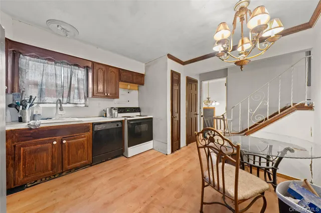 $599,999 | 99 Brooklyn Avenue, West Babylon, NY 11704