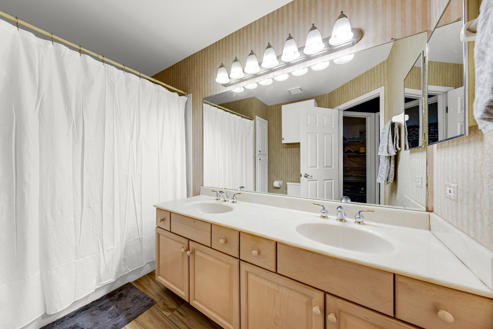 108 Hampton Boulevard Lake Bluff, IL 60044 - Photo 13 of 21