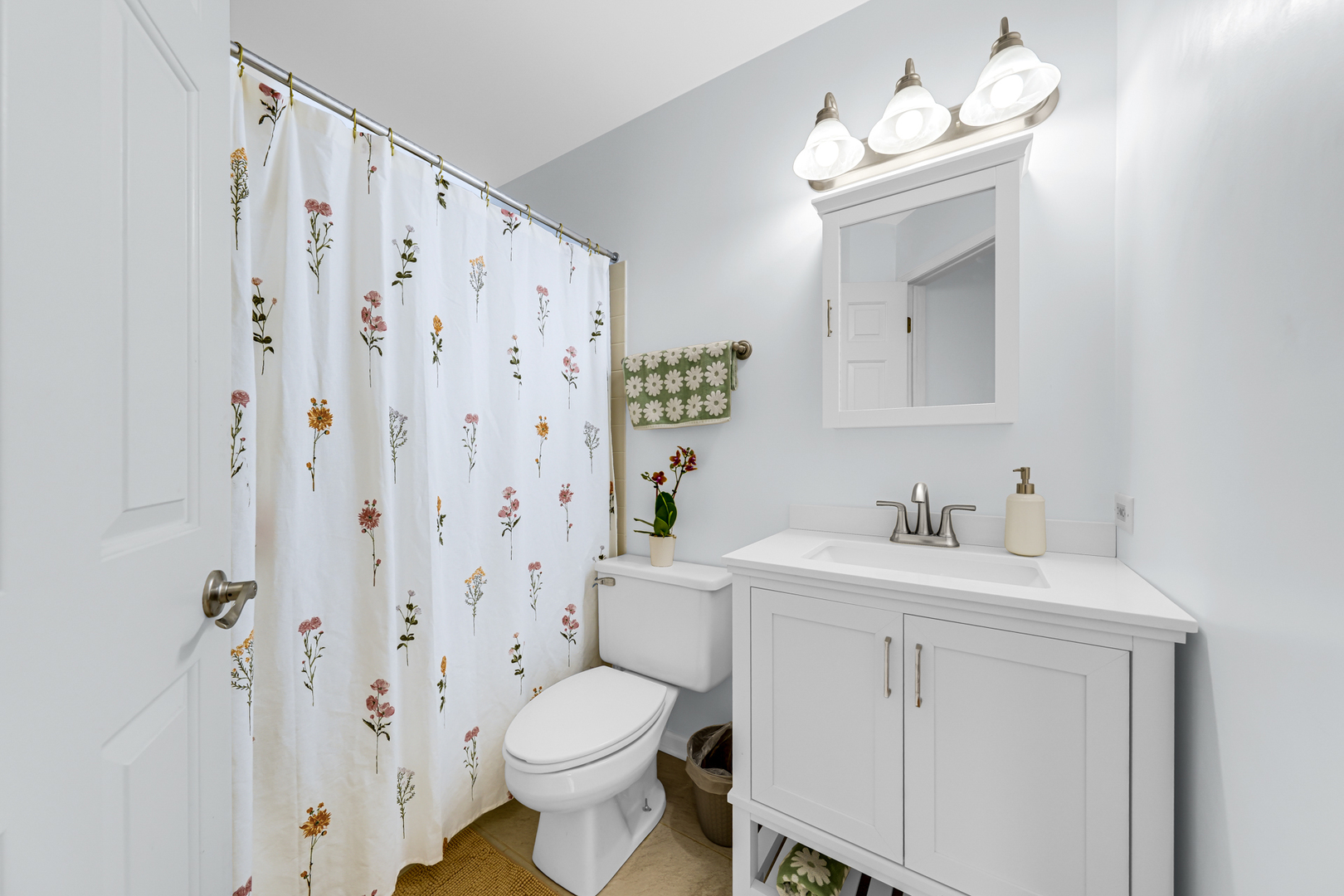 108 Hampton Boulevard Lake Bluff, IL 60044 - Photo 15 of 21