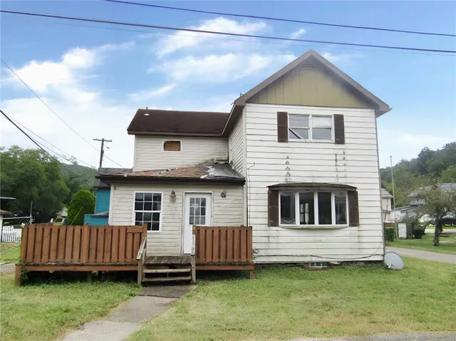 $39,900 | 548 Heath Street, Buena Vista, PA 15018