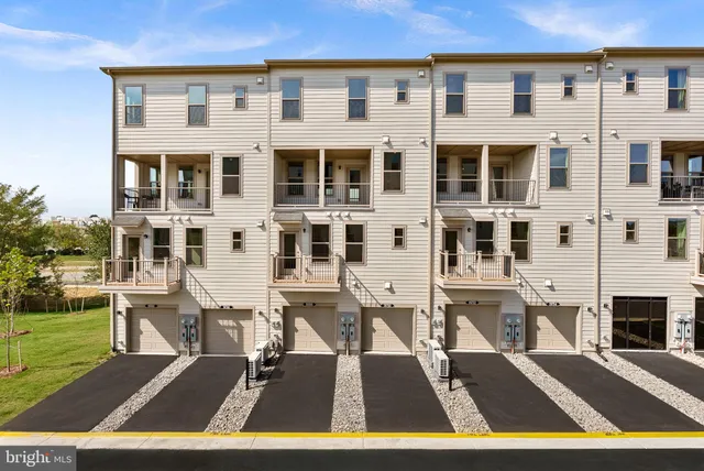 $679,999 | 19713 Misty Moss Square, Ashburn, VA 20147