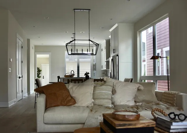 $735,000 | 6253 West Foxtown Drive, Mequon, WI 53092