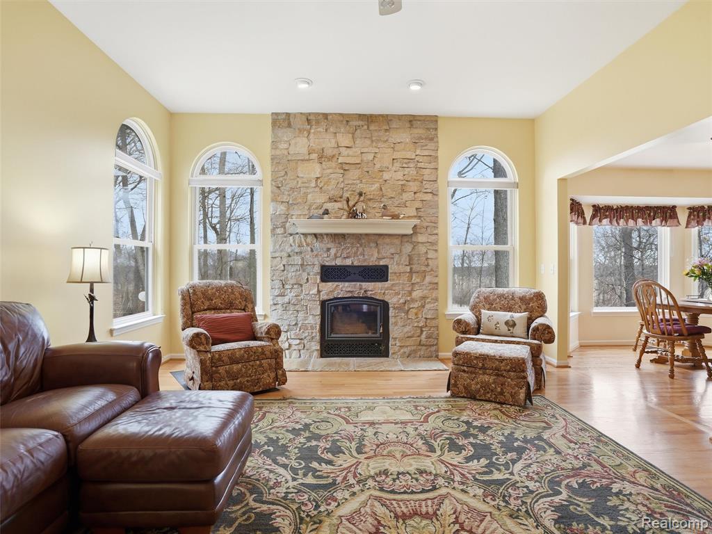 11371 Runyan Lake Road Fenton, MI 48430 - Photo 4 of 58 Gallery Image 4