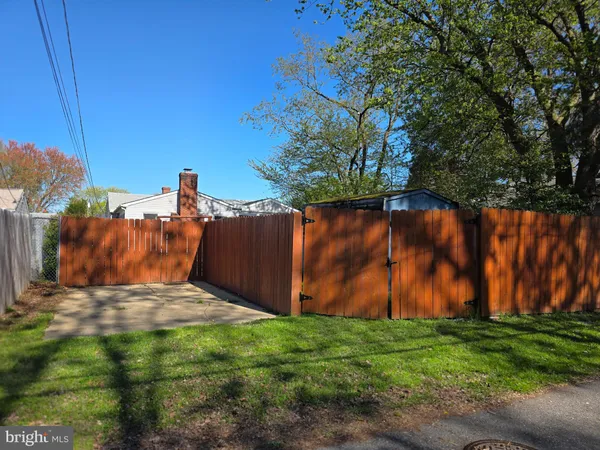 $1,950 | 522 Carol Street, Dover, DE 19904