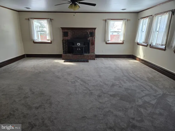 $1,950 | 522 Carol Street, Dover, DE 19904