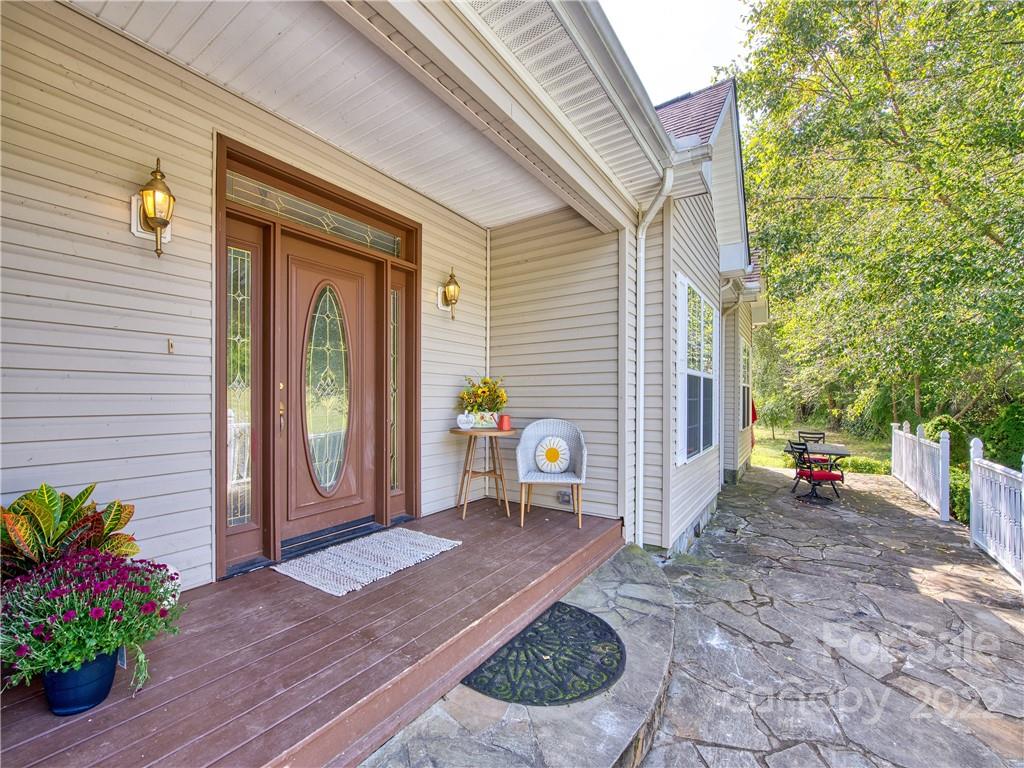 129 Will Hyatt Road Waynesville, NC 28786 - Photo 1 of 41 Gallery Image 1
