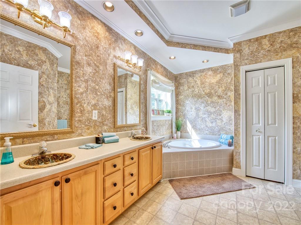 129 Will Hyatt Road Waynesville, NC 28786 - Photo 29 of 41 Gallery Image 29