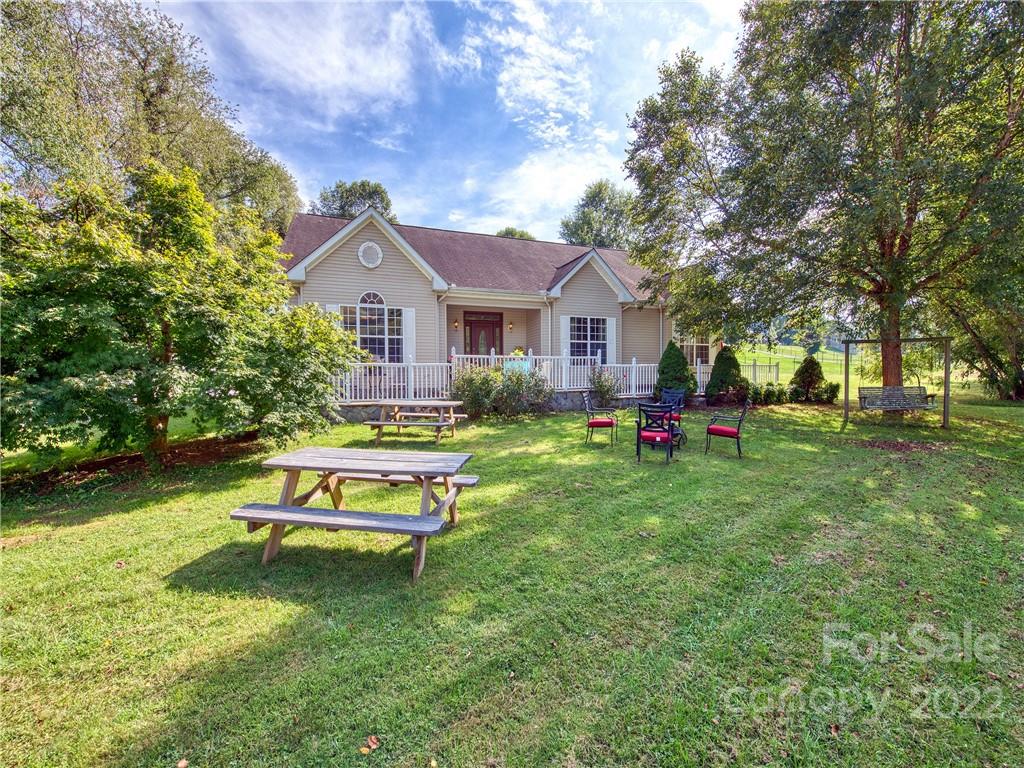 129 Will Hyatt Road Waynesville, NC 28786 - Photo 4 of 41 Gallery Image 4
