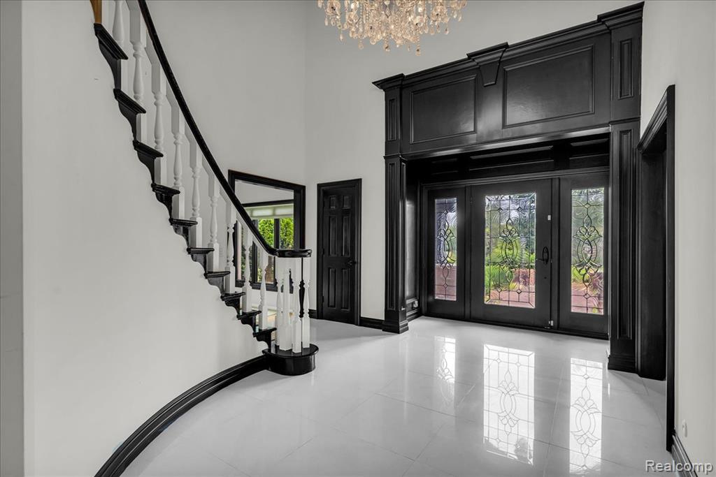 1940 Oak Pointe Drive Rochester Hills, MI 48306 - Photo 2 of 42