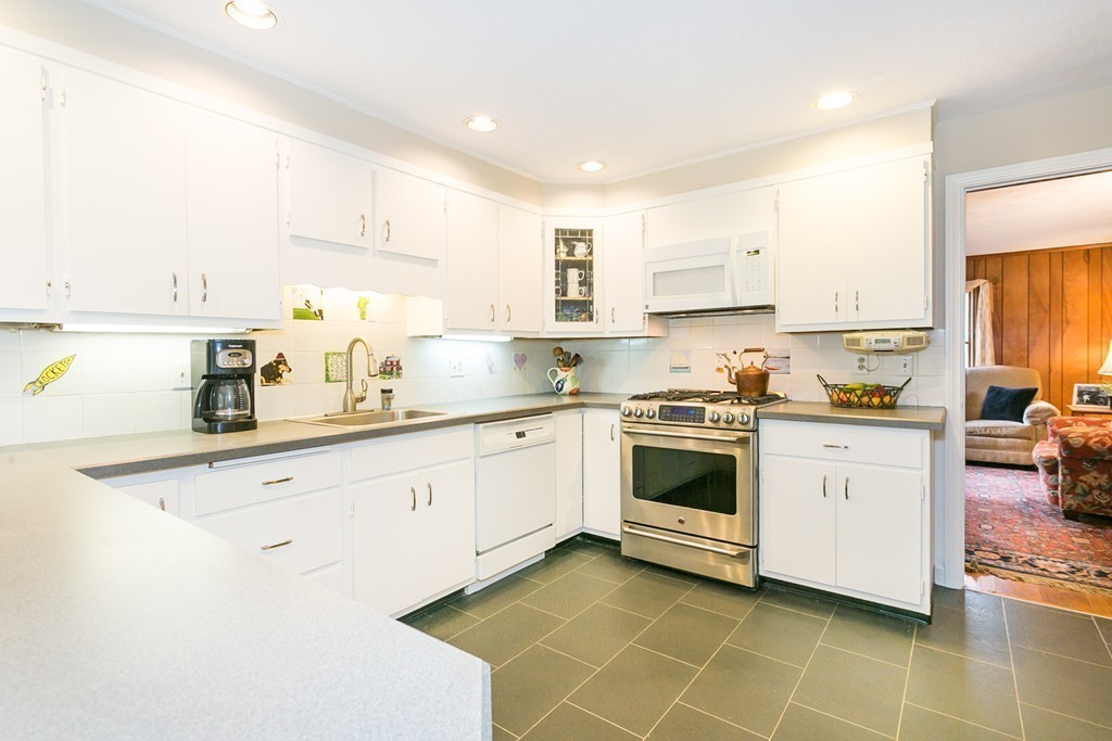 33 Winding River Road Needham, MA 02492 - Photo 10 of 24