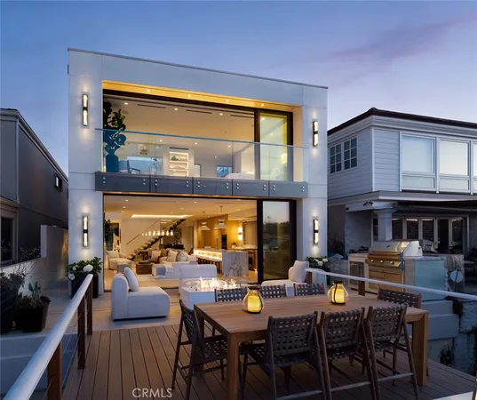 $18,500,000 | 642 Via Lido Nord, Newport Beach, CA 92663