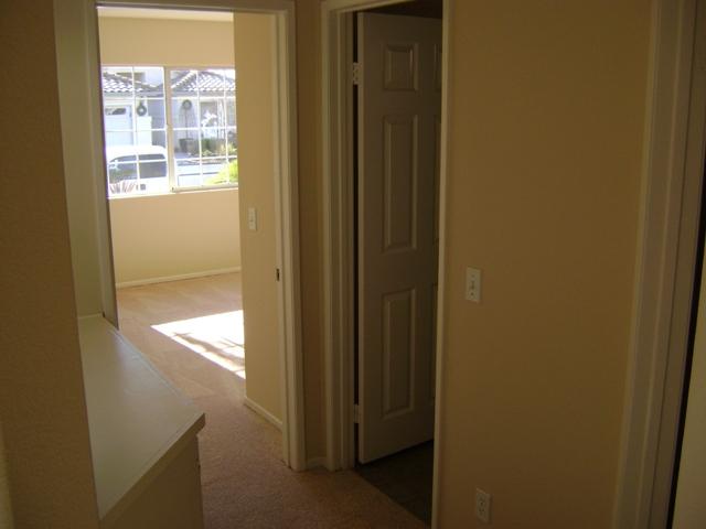 2386 Hyacinth Road Alpine, CA 91901 - Photo 18 of 21 HALLWAY 2