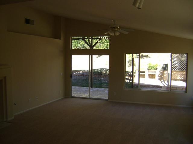 2386 Hyacinth Road Alpine, CA 91901 - Photo 6 of 21 LIVING