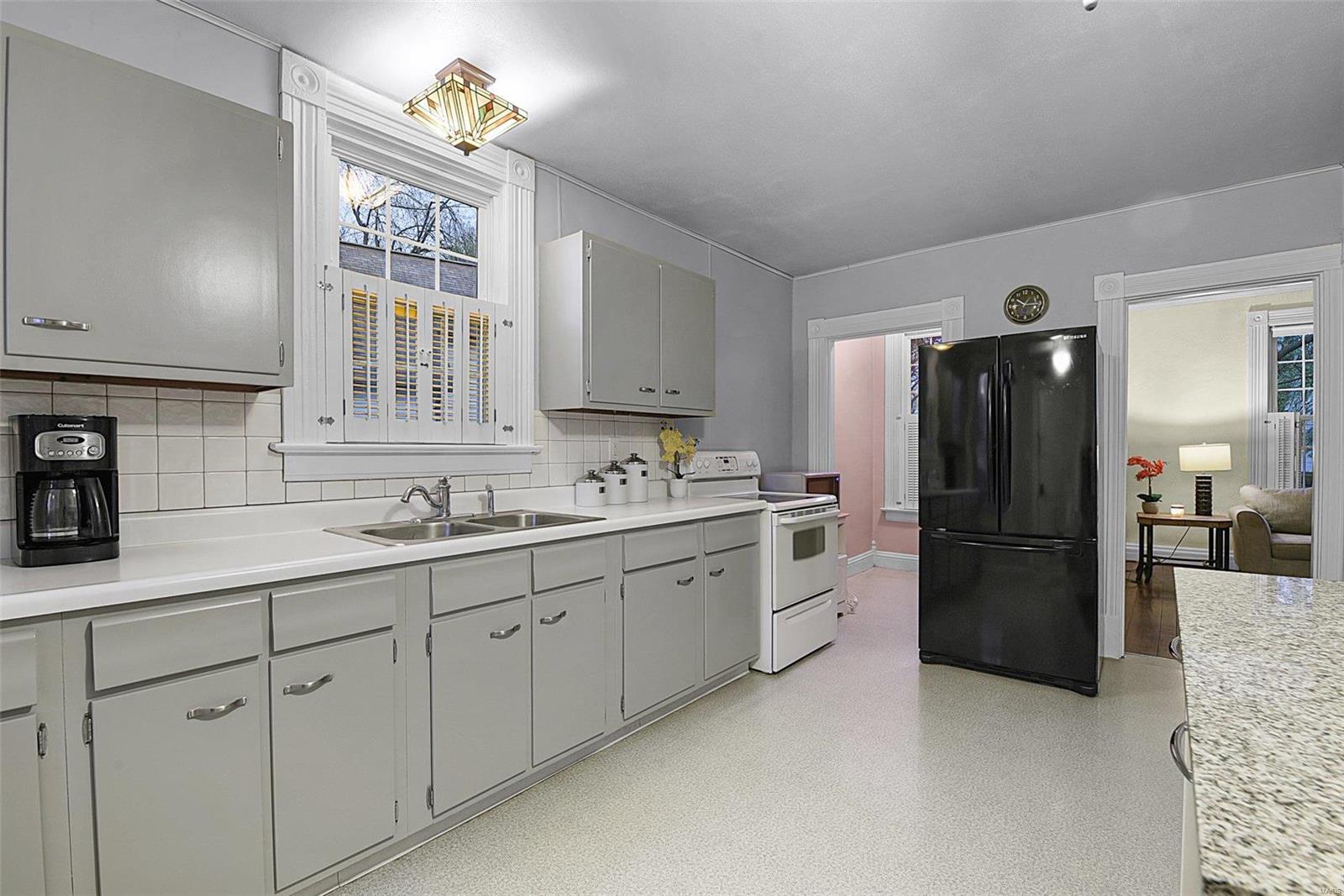910 Holyoake Road Edwardsville, IL 62025 - Photo 8 of 15 Gallery Image 8