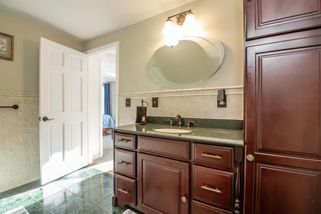 $525,000 | 28 Millham Court, South Burlington, VT 05403