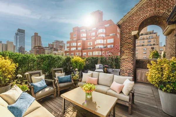 $3,650,000 | 235 East 73rd Street, Unit PHA | Lenox Hill