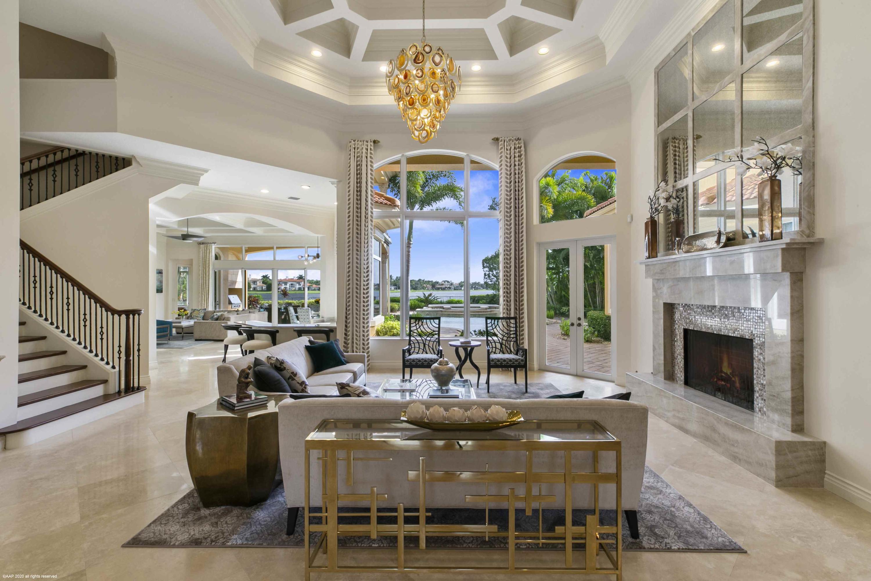 127 Playa Rienta Palm Beach Gardens, FL 33418 - Photo 11 of 51 Living Room