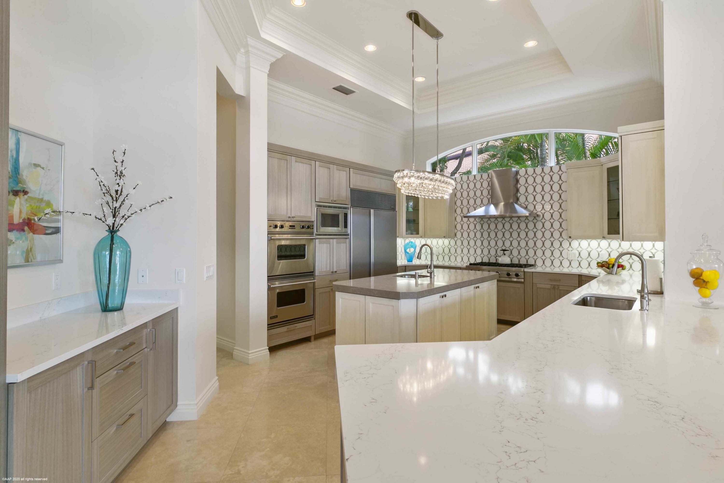 127 Playa Rienta Palm Beach Gardens, FL 33418 - Photo 15 of 51 Kitchen