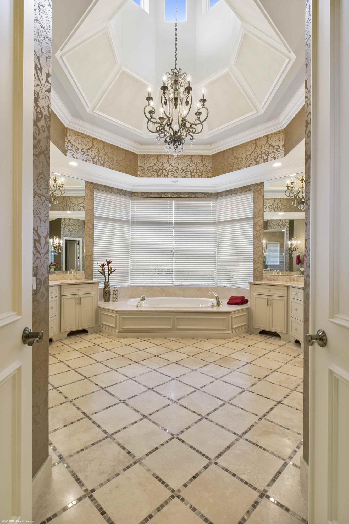 127 Playa Rienta Palm Beach Gardens, FL 33418 - Photo 24 of 51 Master Suite Bath