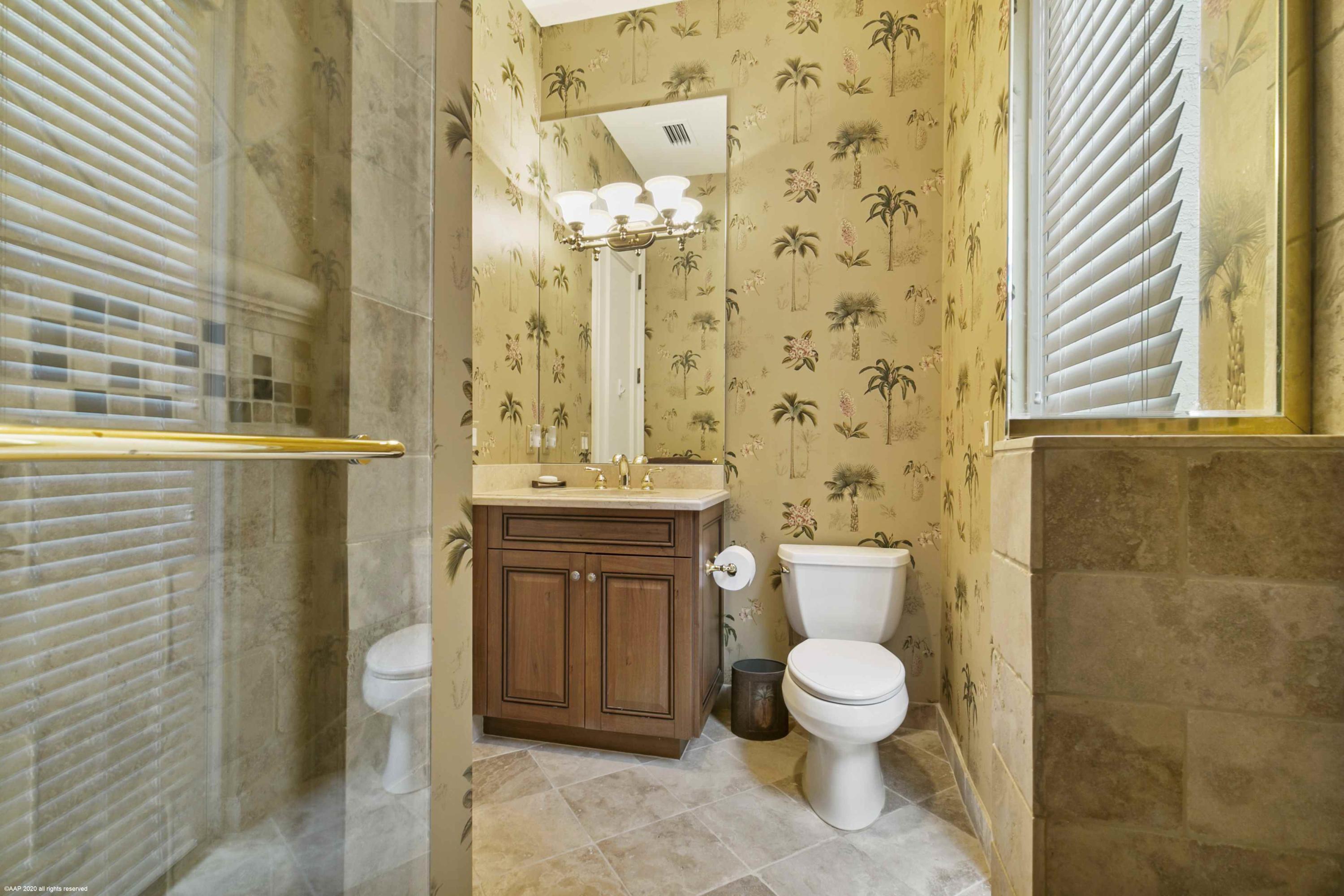 127 Playa Rienta Palm Beach Gardens, FL 33418 - Photo 31 of 51 Guest Bath