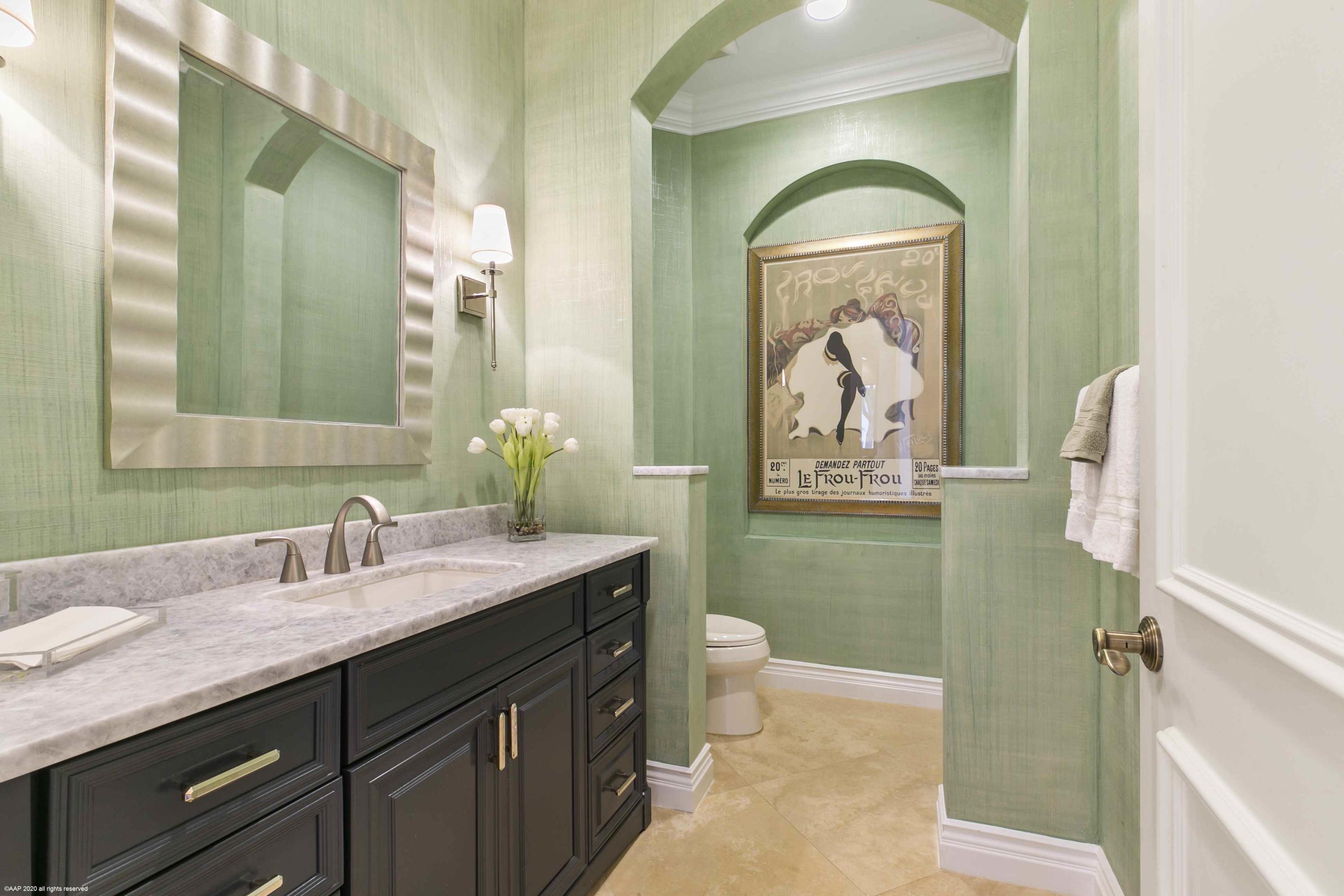127 Playa Rienta Palm Beach Gardens, FL 33418 - Photo 35 of 51 Guest Bath
