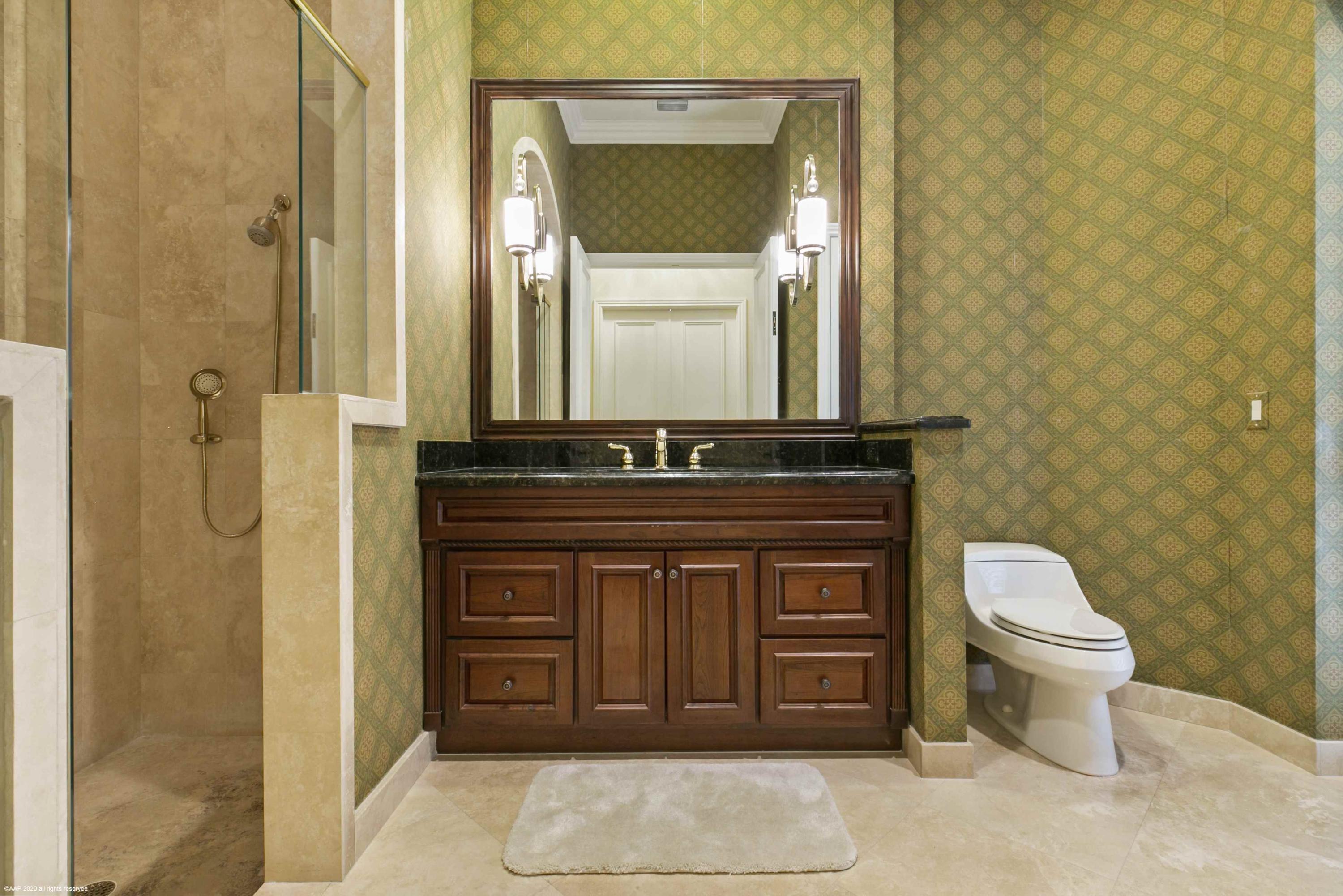 127 Playa Rienta Palm Beach Gardens, FL 33418 - Photo 37 of 51 Guest Bath