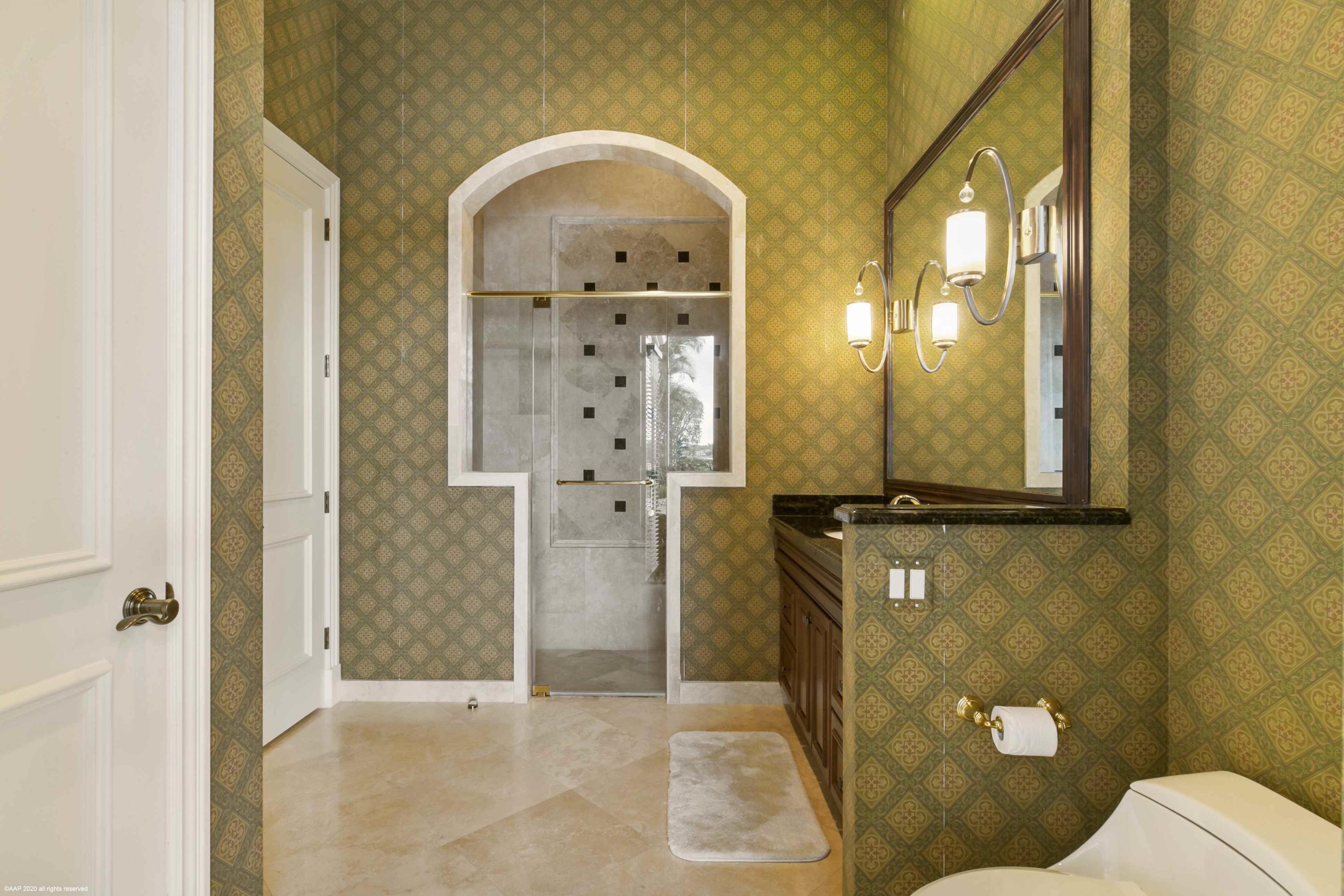 127 Playa Rienta Palm Beach Gardens, FL 33418 - Photo 38 of 51 Guest Bath
