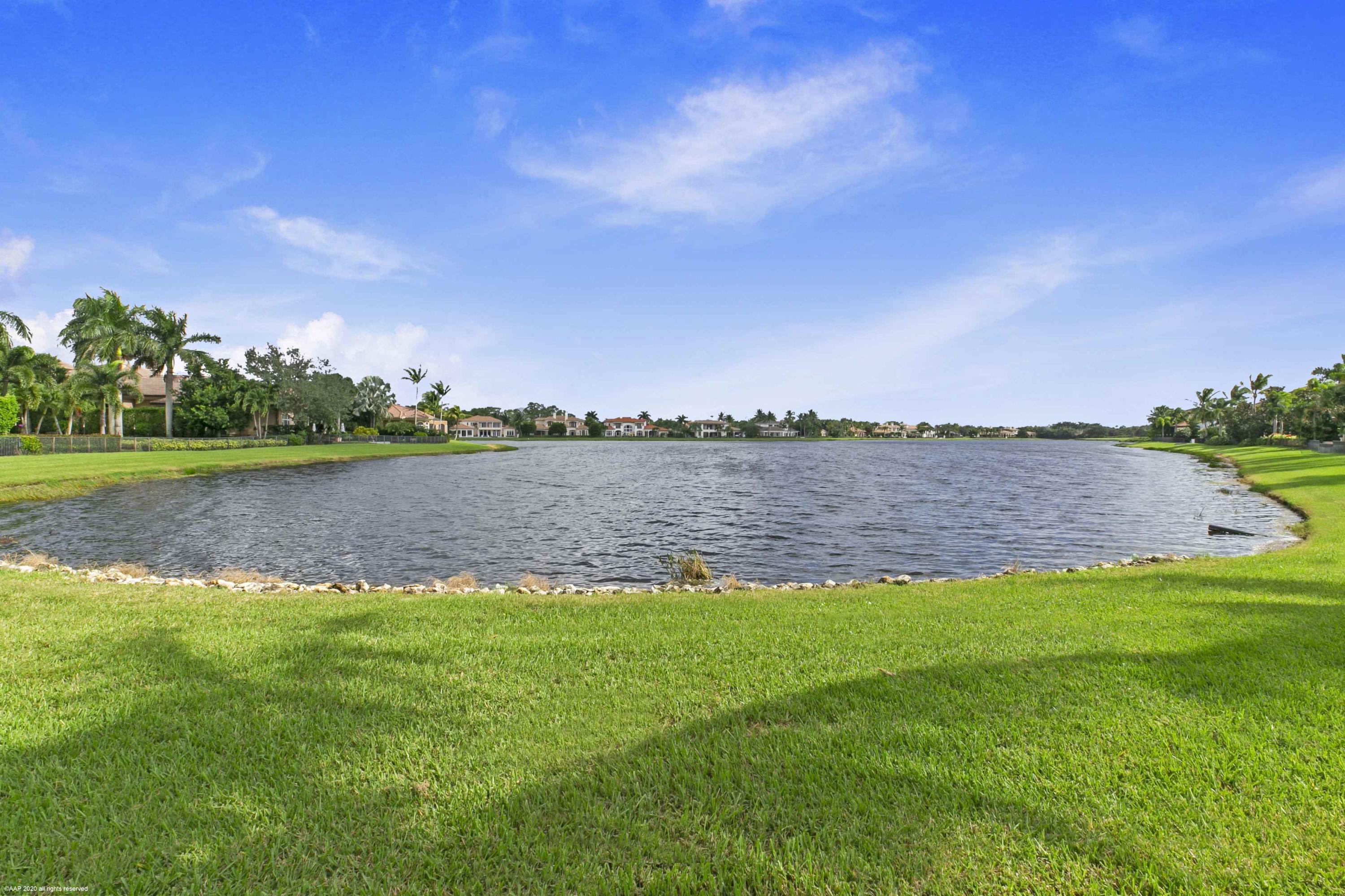 127 Playa Rienta Palm Beach Gardens, FL 33418 - Photo 4 of 51 View