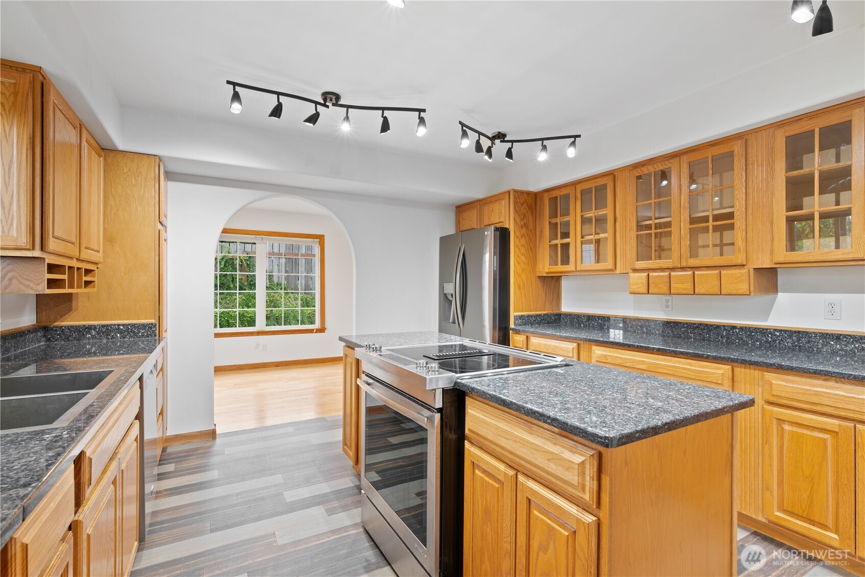 215 Paxton Road Kelso, WA 98626 - Photo 6 of 37 Gallery Image 6