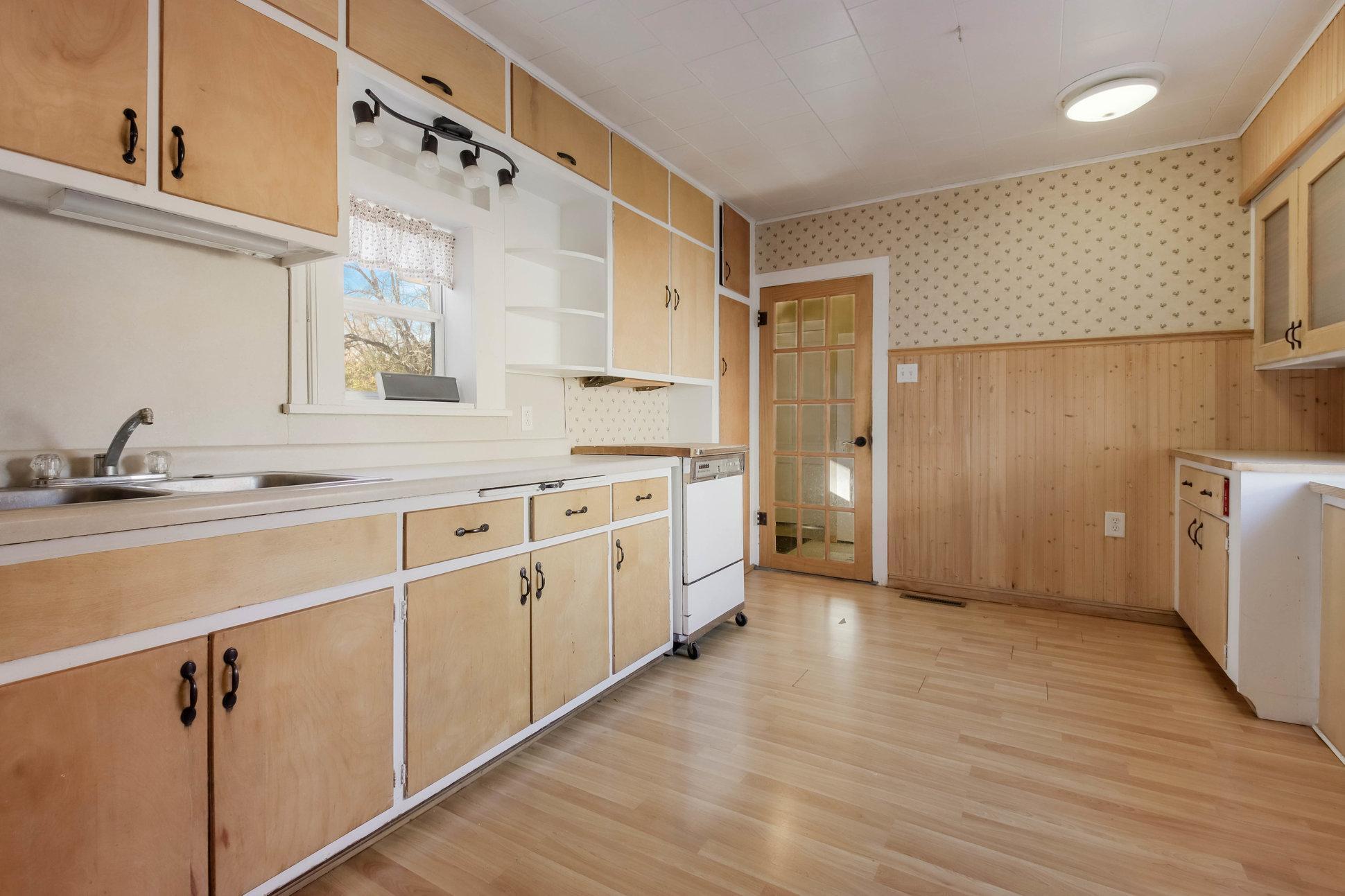 804 East Prospect Street Durand, WI 54736 - Photo 8 of 22