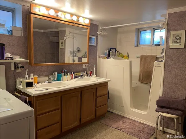 $3,350 | 1143 South Corona Street, Denver, CO 80210