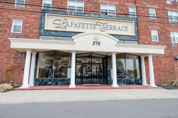 $454,900 | 370 West Broadway, Unit 4J, Long Beach, NY 11561