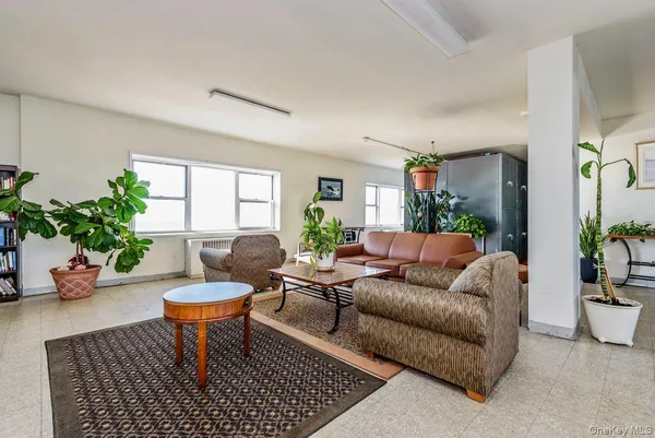 $454,900 | 370 West Broadway, Unit 4J, Long Beach, NY 11561