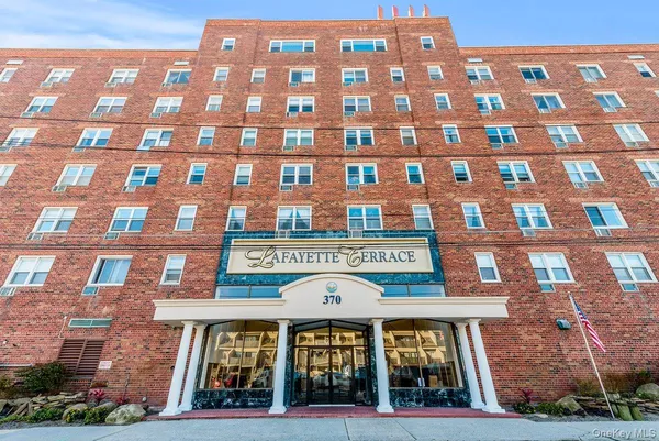 $454,900 | 370 West Broadway, Unit 4J, Long Beach, NY 11561