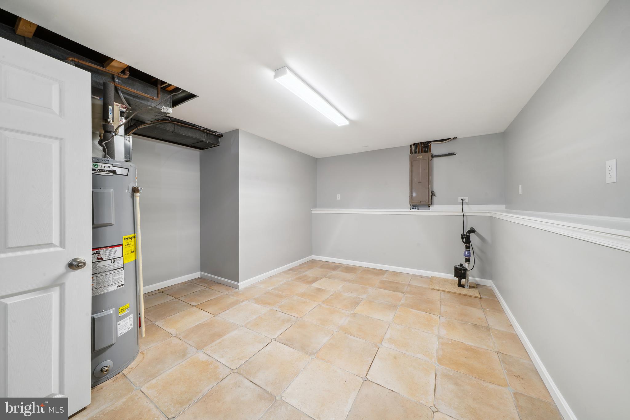 1335 Orchard Way Frederick, MD 21703 - Photo 35 of 42 a view of empty room