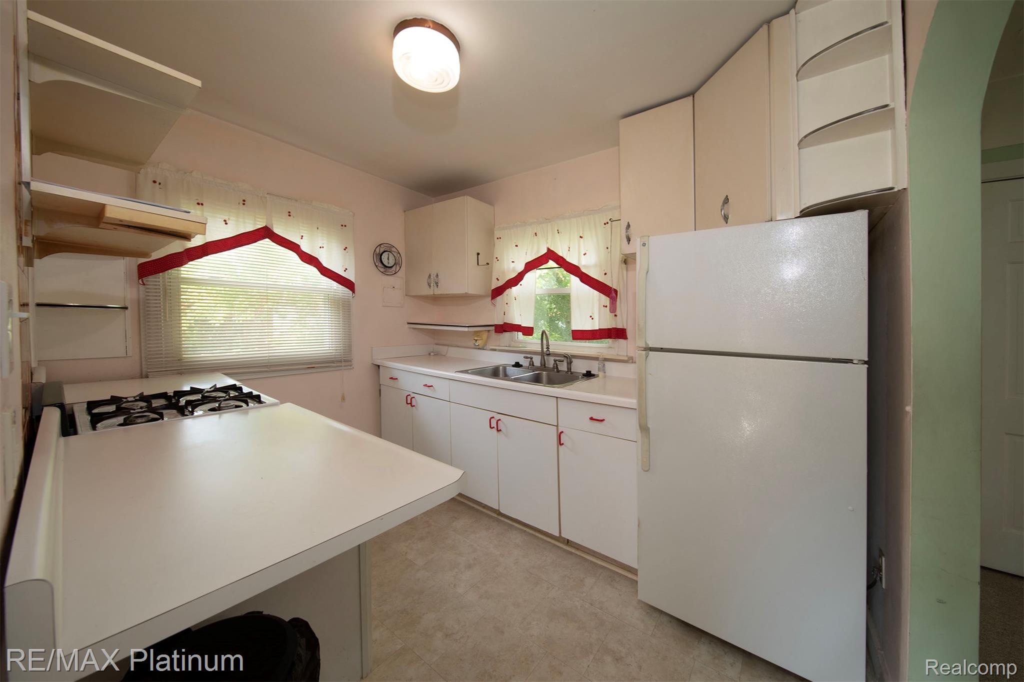 18696 Inkster Road Redford, MI 48240 - Photo 5 of 14 Kitchen