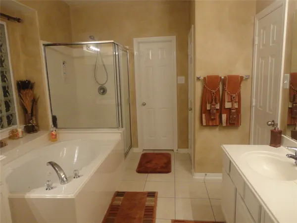 $2,550 | 114 Bryce Branch Circle, The Woodlands, TX 77382