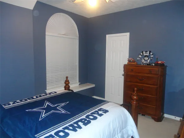 $2,550 | 114 Bryce Branch Circle, The Woodlands, TX 77382